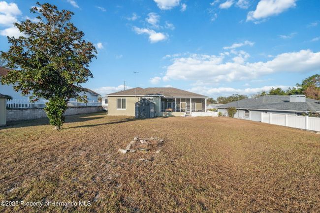 Rear Yard and Exterior | Image 42