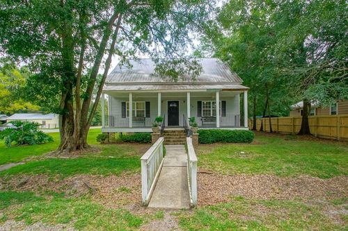 2706 College St, Slidell, LA, 70458-3932 | Card Image