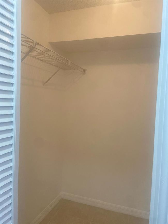 APT-205 - 4820 Lucerne Lakes Blvd W, Condo with 1 bedrooms, 2 bathrooms and null parking in Lake Worth FL | Image 6