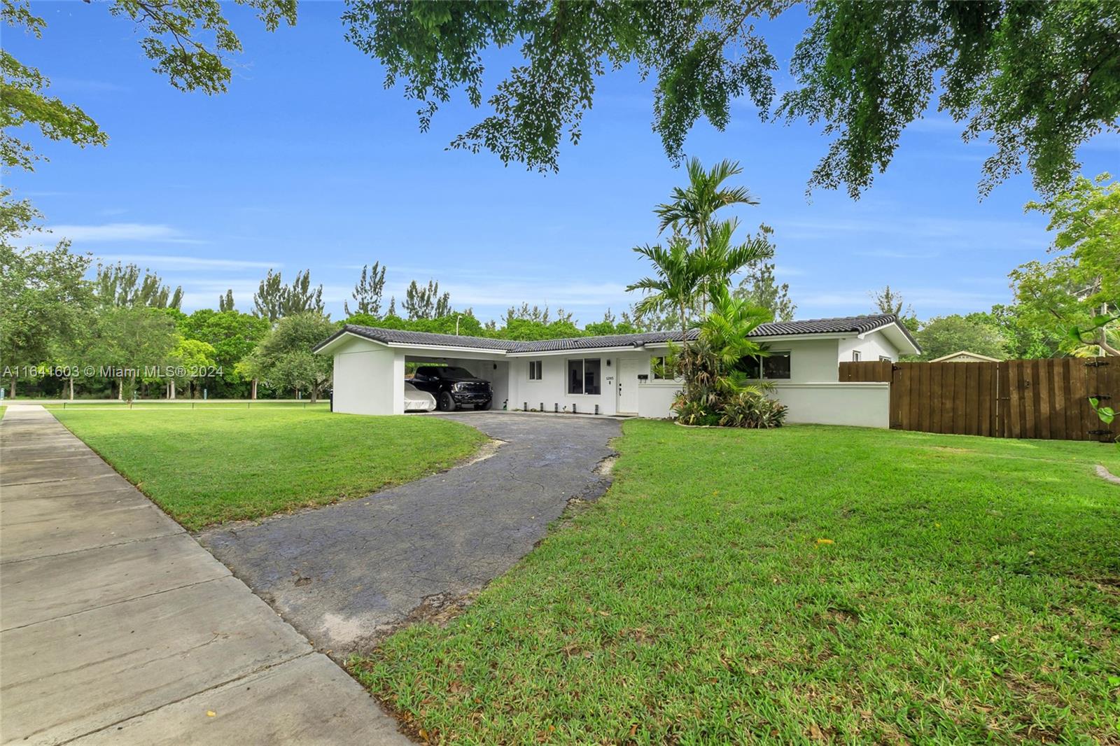 Thrush Ave, Miami Springs, FL 33166