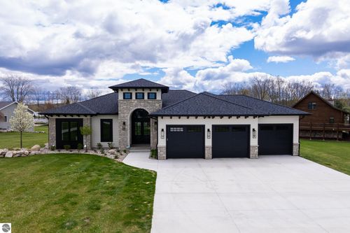 1083 Bundy Dr, Lake Isabella, MI, 48893-8804 | Card Image