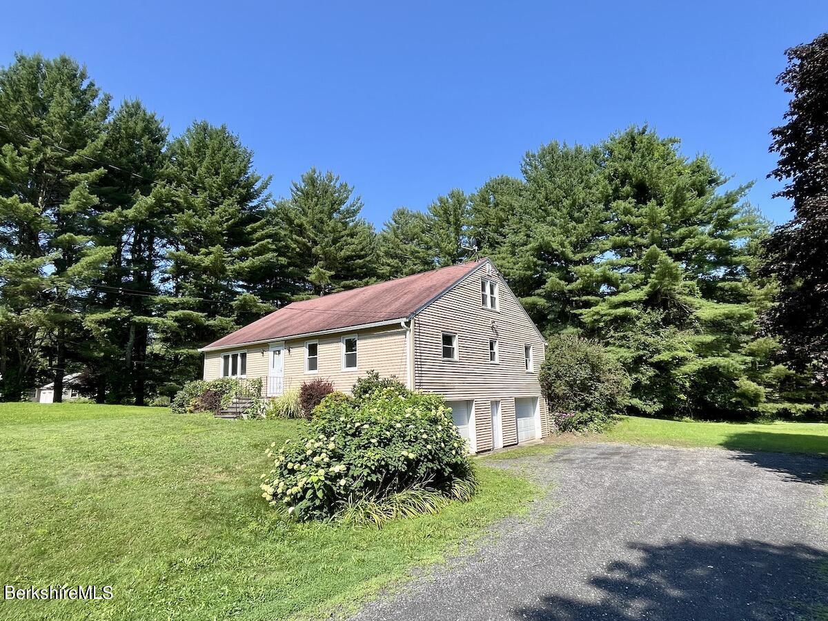Division St, Great Barrington, MA 01230