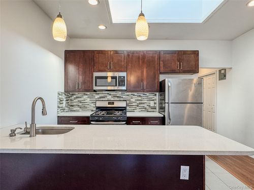 2n-209-211 Main St, Farmingdale, NY, 11735 | Card Image