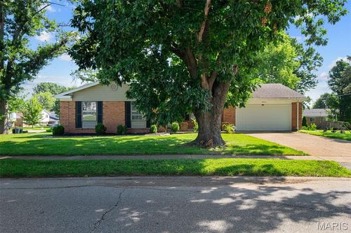 2050 Trotter Way, Florissant, MO, 63033-2441 | Card Image