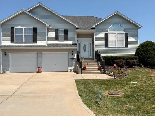 2150 Shenandoah Dr, Leavenworth, KS, 66048-6533 | Card Image
