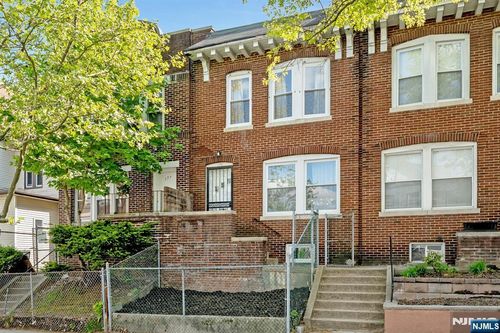 179 William Street, East Orange, NJ, 07017 | Card Image