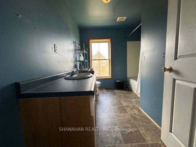 577 Erie Street, House other with 3 bedrooms, 2 bathrooms and 3 parking in Warwick ON | Image 14