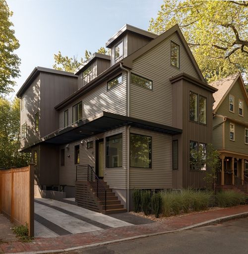 11 Sacramento Pl, Cambridge, MA, 02138-1841 | Card Image