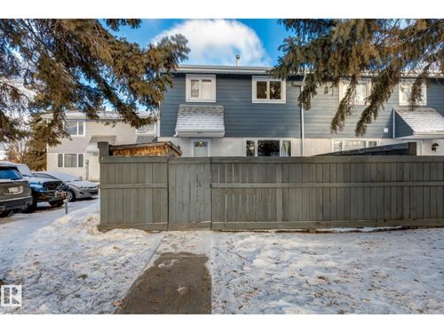 224 Callingwood 2 Nw, Edmonton, AB, T5T1A3 | Card Image