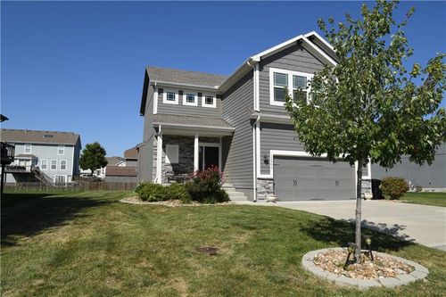 12403 Live Oak Cir, Peculiar, MO, 64078-2583 | Card Image