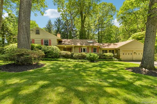 47 Mayfair Drive, Huntington, NY, 11743 | Card Image