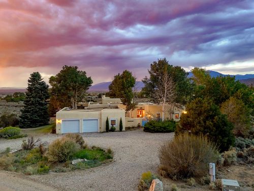 1415 Monterey Dr, Taos, NM, 87571-6377 | Card Image