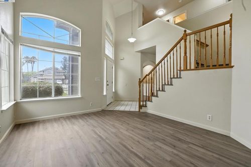 10169 Archley Ct, Elk Grove, CA, 95624-1332 | Card Image