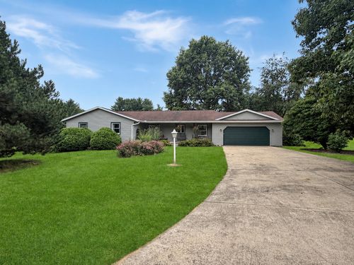705 Chelsea Court, Freeport, IL, 61032 | Card Image