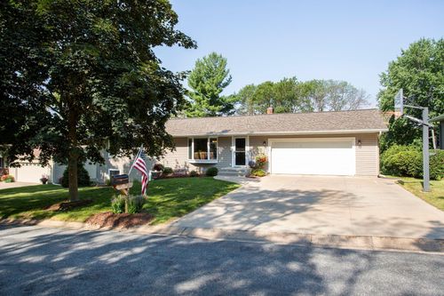 317 N Cudd Ave, RIVER FALLS, WI, 54022-2550 | Card Image