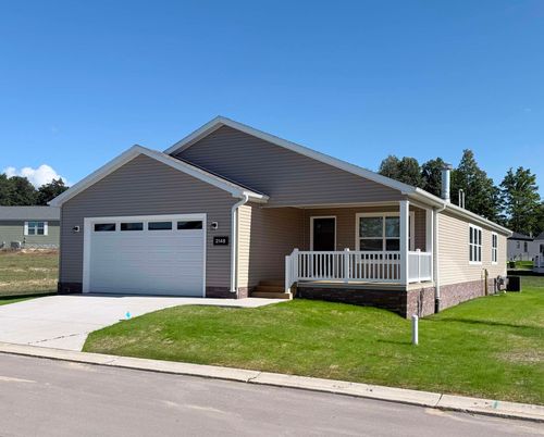 2148 Alta Vista Dr, Traverse City, MI, 49686-9126 | Card Image