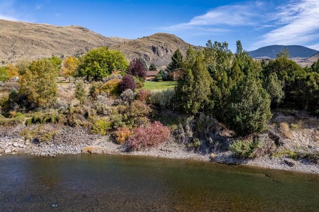 1077 Us Highway 89 S, House other with 3 bedrooms, 3 bathrooms and null parking in Gardiner MT | Image 73