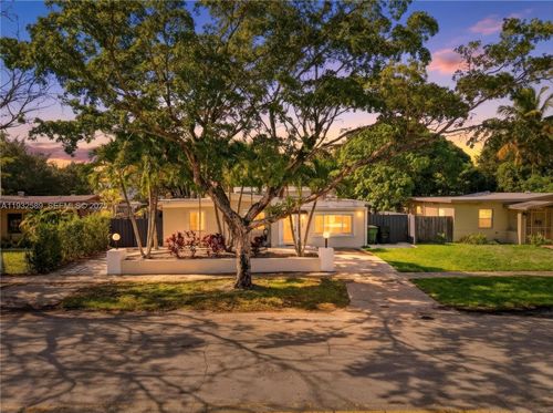 13560-13560 Nw 2nd Ave, North Miami, FL, 33168-4802 | Card Image