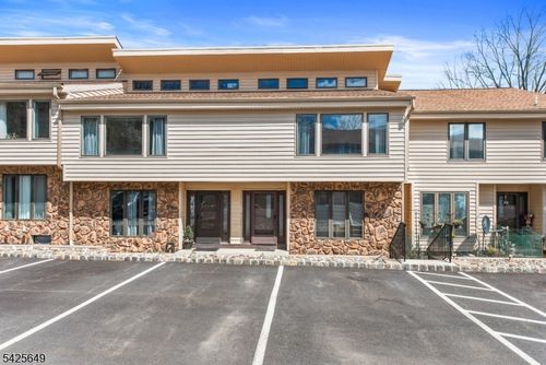 311 Cheyenne Rd, Lafayette, NJ, 07848-4040 | Card Image