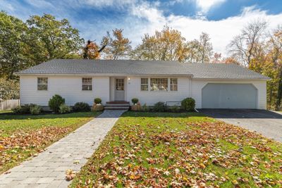 10 Pilgrim Rd, House other with 3 bedrooms, 2 bathrooms and 4 parking in Hamilton MA | Image 1