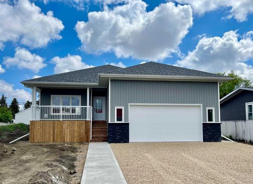 1119 14 St, Wainwright, AB, T9W1E8 | Card Image