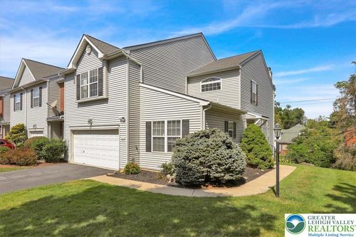 301 Hawthorne Ln, Whitehall, PA, 18052-6223 | Card Image