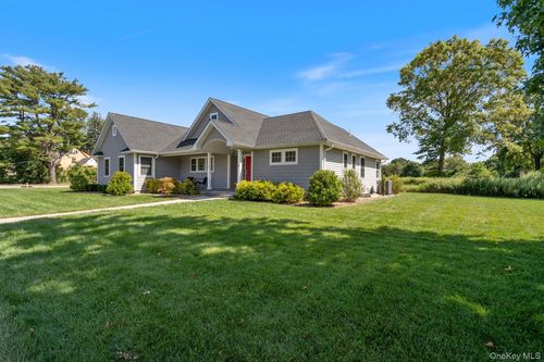 172 Broadway, Greenlawn, NY, 11740-2119 | Card Image