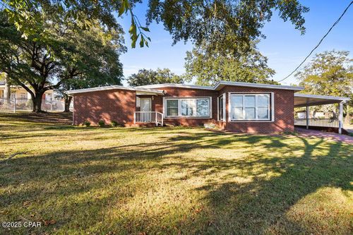 203 W Kansas Ave, Bonifay, FL, 32425-1914 | Card Image