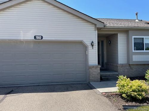 7002 Hayes St, Grand Blanc, MI, 48439-9393 | Card Image