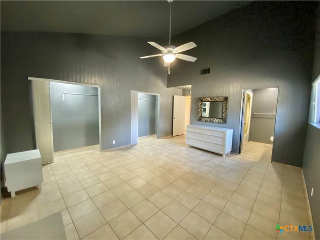 906 Lakeview Trl, House other with 3 bedrooms, 2 bathrooms and null parking in Mcqueeney TX | Image 9