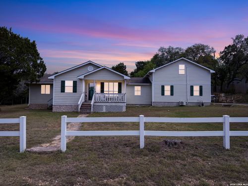462 Flatrock Dr, Canyon Lake, TX, 78133-3982 | Card Image