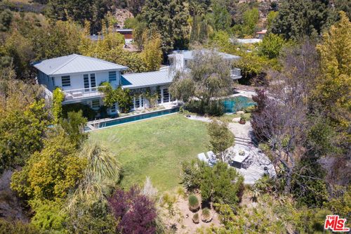 3220 Tahoe Pl, Los Angeles, CA, 90068-1657 | Card Image