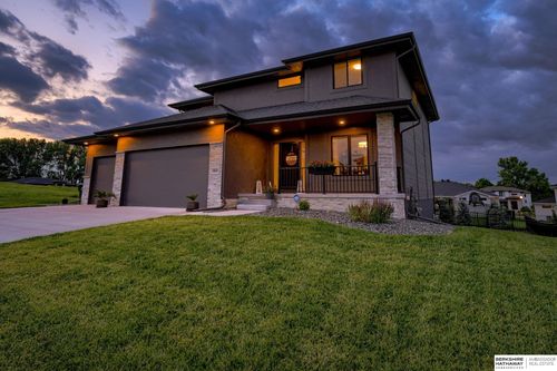 19024 Sycamore Dr, Gretna, NE, 68028-5088 | Card Image