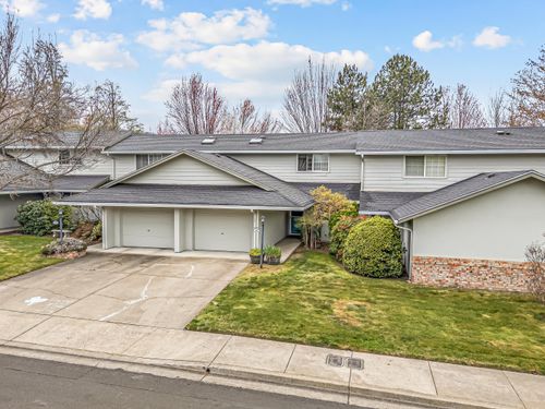 235 Meadow Dr, Ashland, OR, 97520-3764 | Card Image