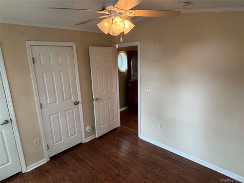 84-1661 Old Country Rd, Riverhead, NY, 11901-4403 | Card Image