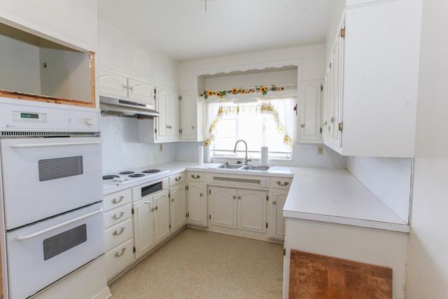 2608 E 24 Th St, House other with 3 bedrooms, 3 bathrooms and 2 parking in Big Spring TX | Image 16
