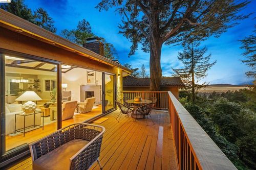 6611 Ascot Dr, Oakland, CA, 94611 | Card Image