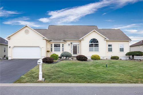 5037 Constitution Ln, Liverpool, NY, 13088-5871 | Card Image