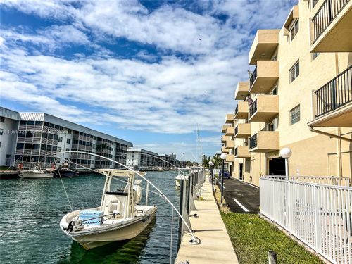apt-311-3860 Ne 170th St, North Miami Beach, FL, 33160-3110 | Card Image
