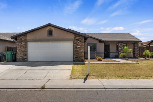 6902 Falcon Ave, Winton, CA, 95388-9526 | Card Image