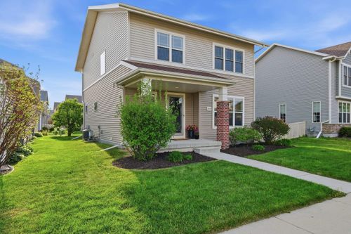 1446 Thoreau Dr, Sun Prairie, WI, 53590-7053 | Card Image