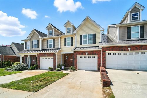 1995 Talbot Ln, Hickory, NC, 28602-9177 | Card Image