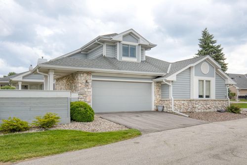 14048 W Waters Edge Trl, New Berlin, WI, 53151-4567 | Card Image