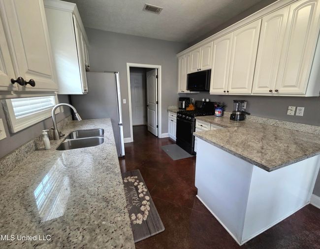 Kitchen | Image 5
