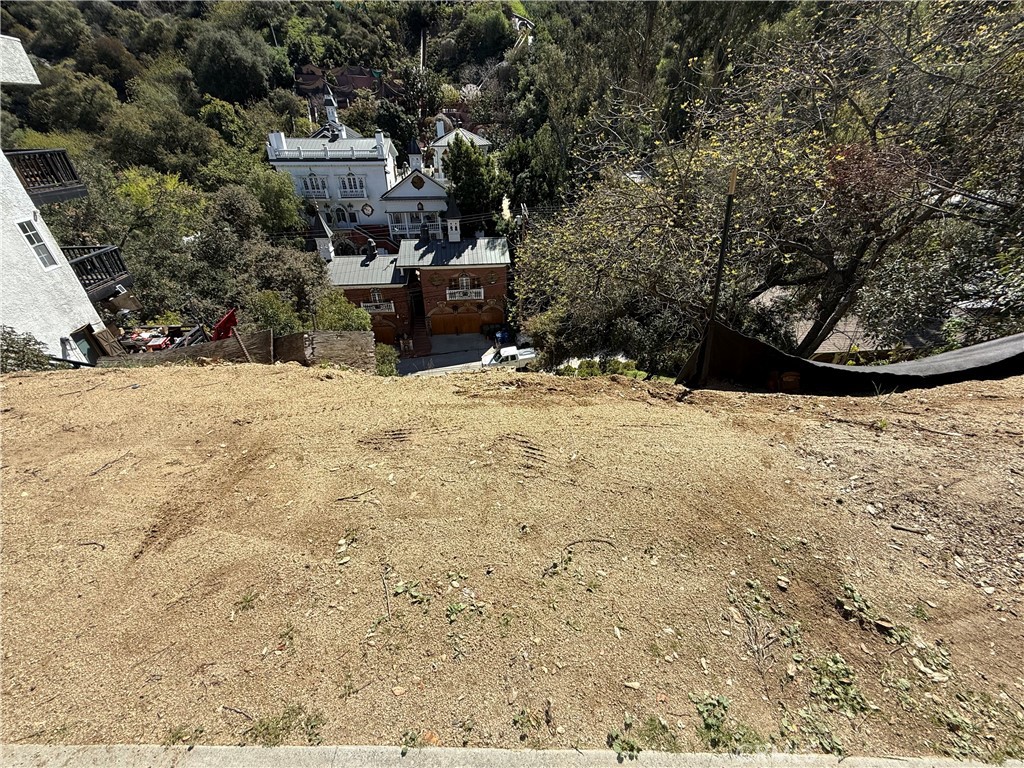 Land in Hollywood Hills 3