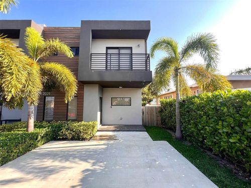 1-8753 Sw 34th St, Miami, FL, 33165-4273 | Card Image