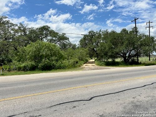 7527 N State Highway 16, Poteet, TX, 78065-4036 | Card Image