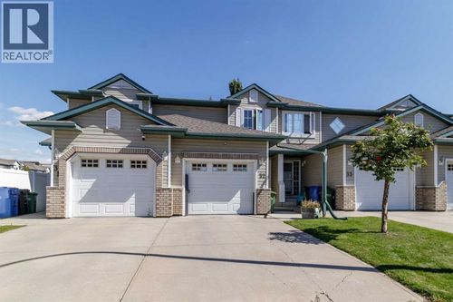 32 Oldford Close, Red Deer, AB, T4P3T7 | Card Image