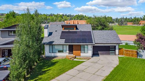 131 Deer Park Pl Se, Calgary, AB, T2J5L5 | Card Image