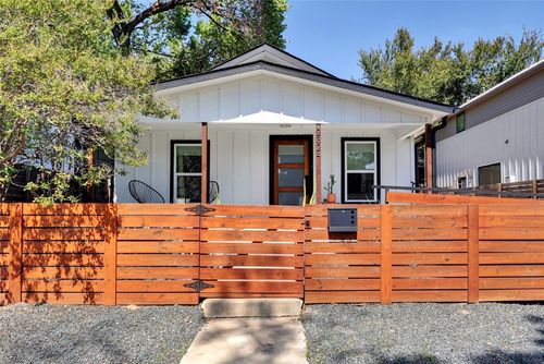 2324 Santa Maria St, Austin, TX, 78702-4618 | Card Image